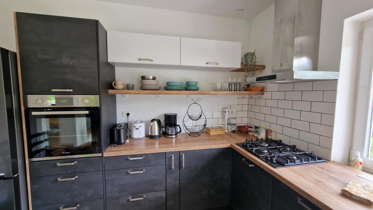 Kurescek Apartment Ig Luaran gambar