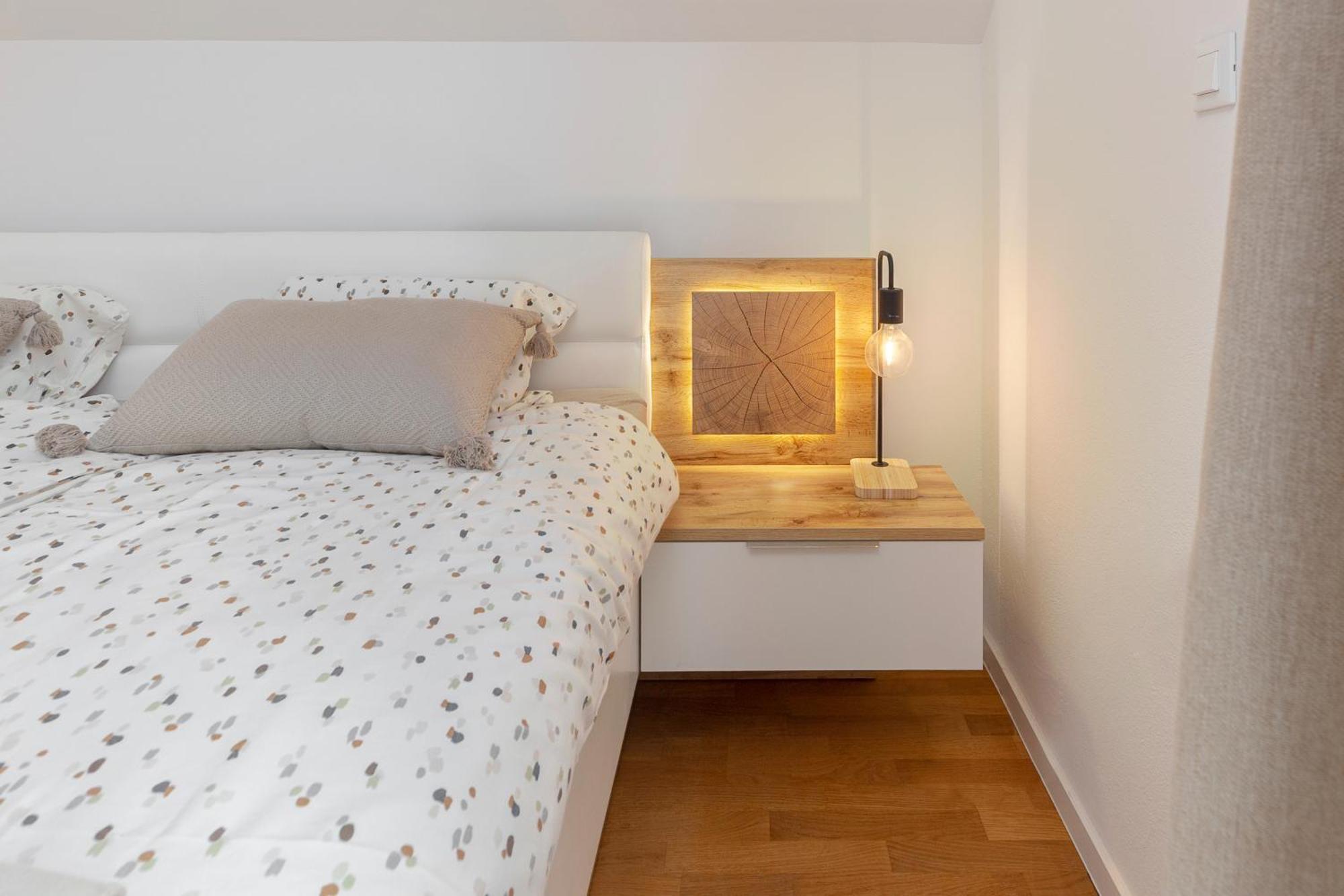 Kurescek Apartment Ig Luaran gambar