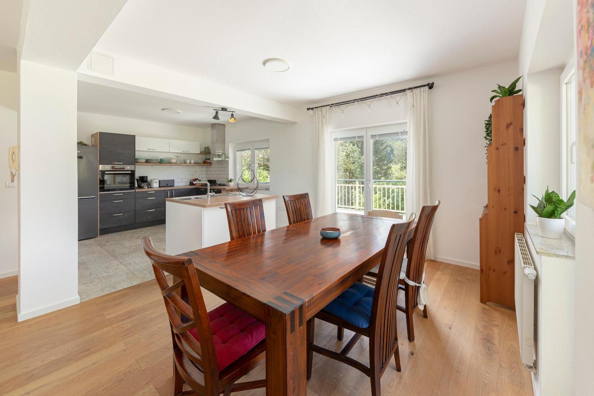 Kurescek Apartment Ig Luaran gambar